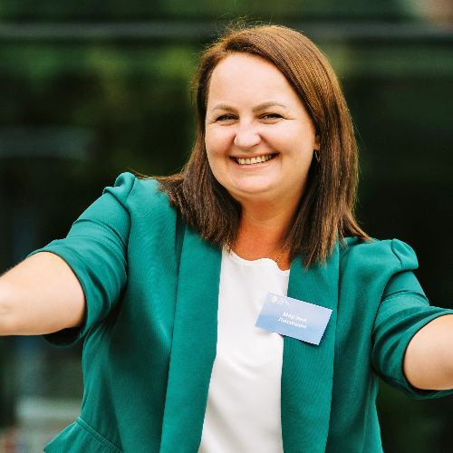 Спікер:   - заступниця директора Коломийського ліцею 1 імені Василя Стефаника, регіональна координаторка дослідження ДоСЕН (консультант/учитель) 