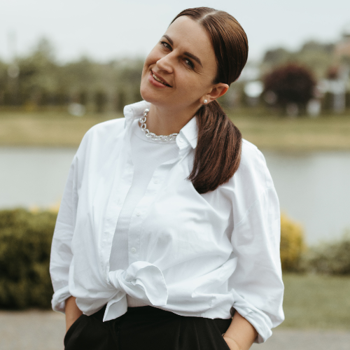 Спікер:   - членкиня правління МГО Інститут Суспільних Ініціатив, координаторка проєкту UNICEF«Повернення до формального та неформального вик (консультант/учитель) 